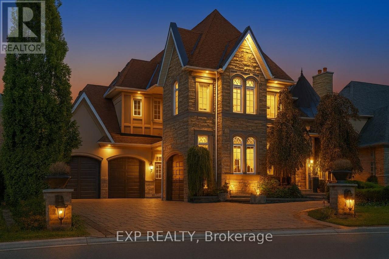 22 LONGTHORPE COURT, Aurora, Ontario