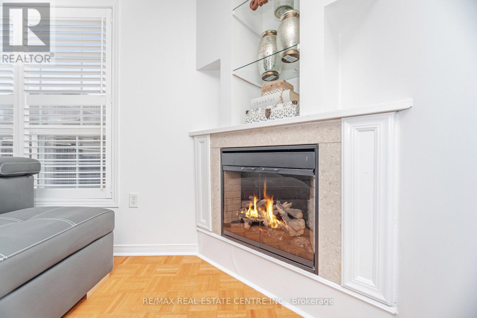 23 Quailvalley Drive, Brampton, Ontario L6R 0N3 - Photo 16 - W12603030