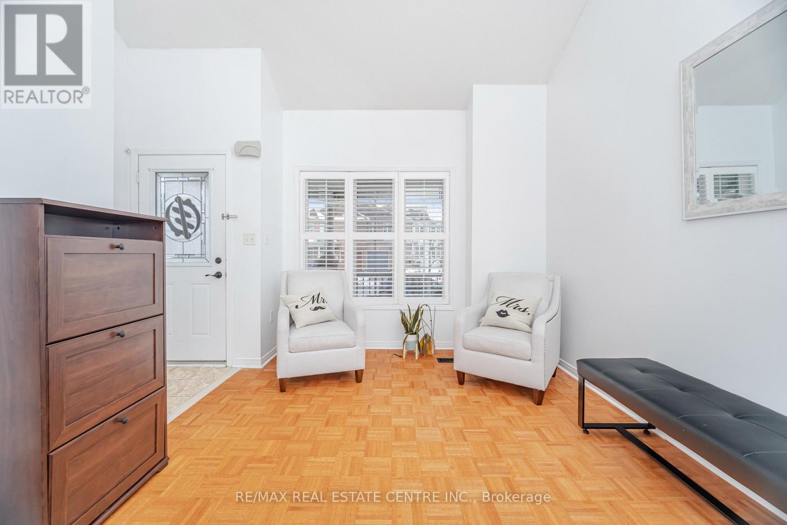 23 Quailvalley Drive, Brampton, Ontario L6R 0N3 - Photo 5 - W12603030