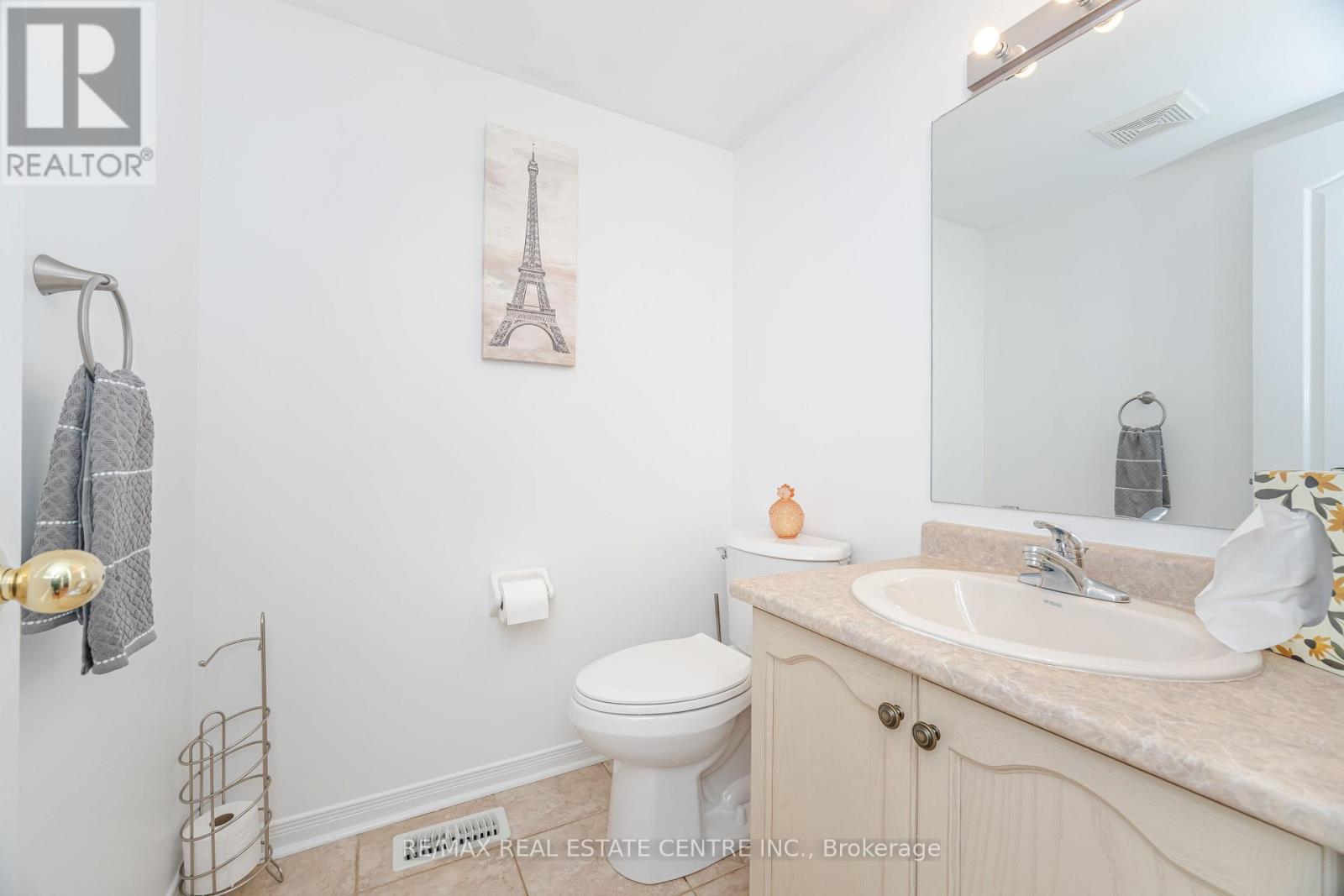 23 Quailvalley Drive, Brampton, Ontario L6R 0N3 - Photo 19 - W12603030