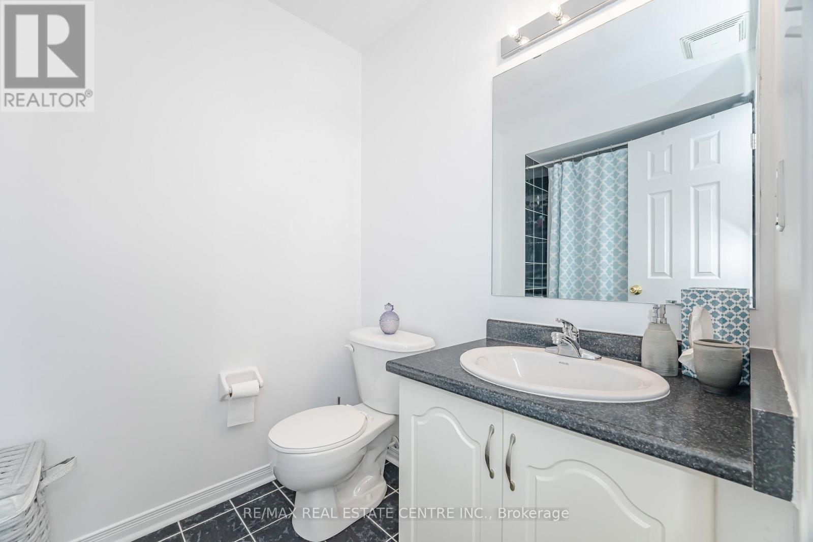 23 Quailvalley Drive, Brampton, Ontario L6R 0N3 - Photo 26 - W12603030