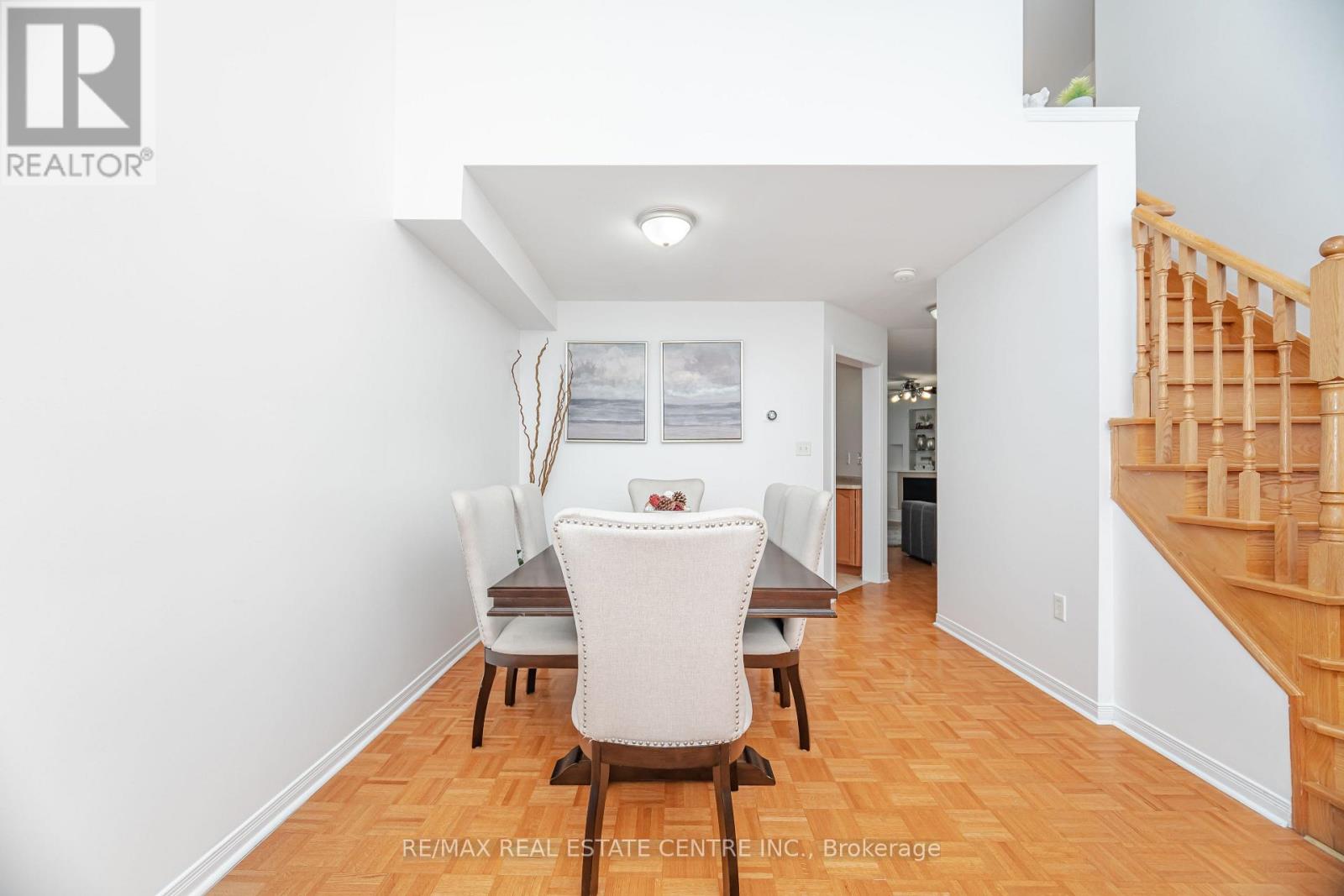 23 Quailvalley Drive, Brampton, Ontario L6R 0N3 - Photo 8 - W12603030