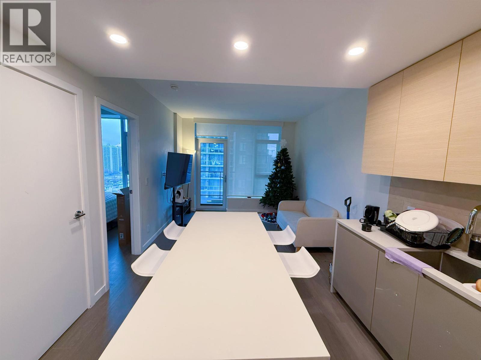 2009 2108 Gilmore Avenue, Burnaby, British Columbia  V5C 0N8 - Photo 3 - R3072380