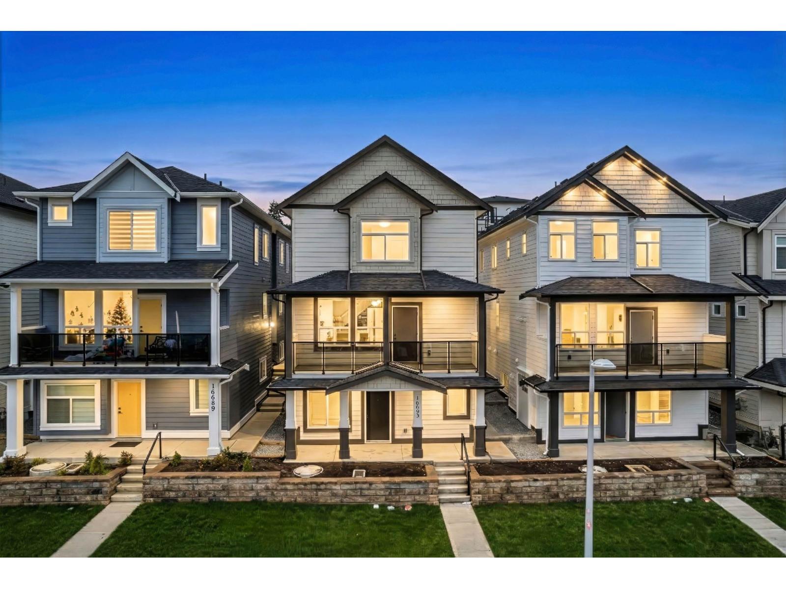 101 16693 16 Avenue, Surrey, British Columbia  V3Z 0T3 - Photo 1 - R3051407