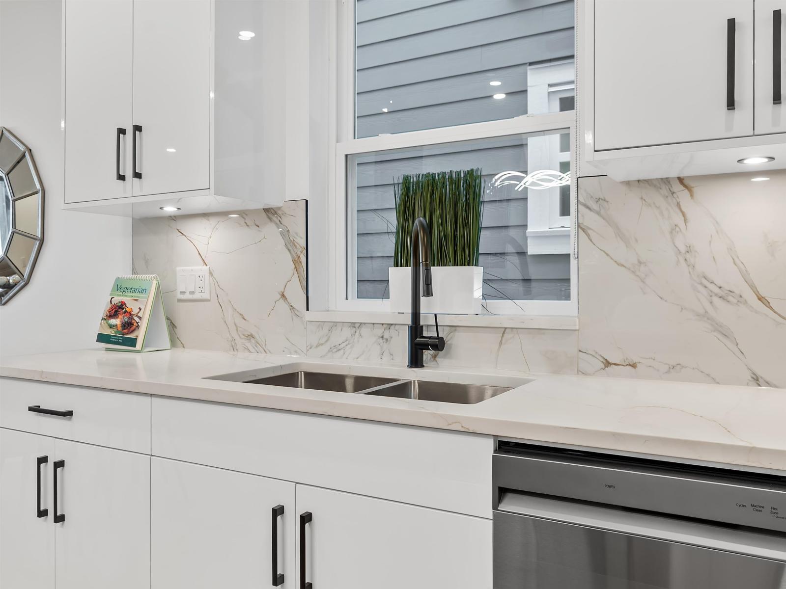 101 16693 16 Avenue, Surrey, British Columbia  V3Z 0T3 - Photo 8 - R3051407