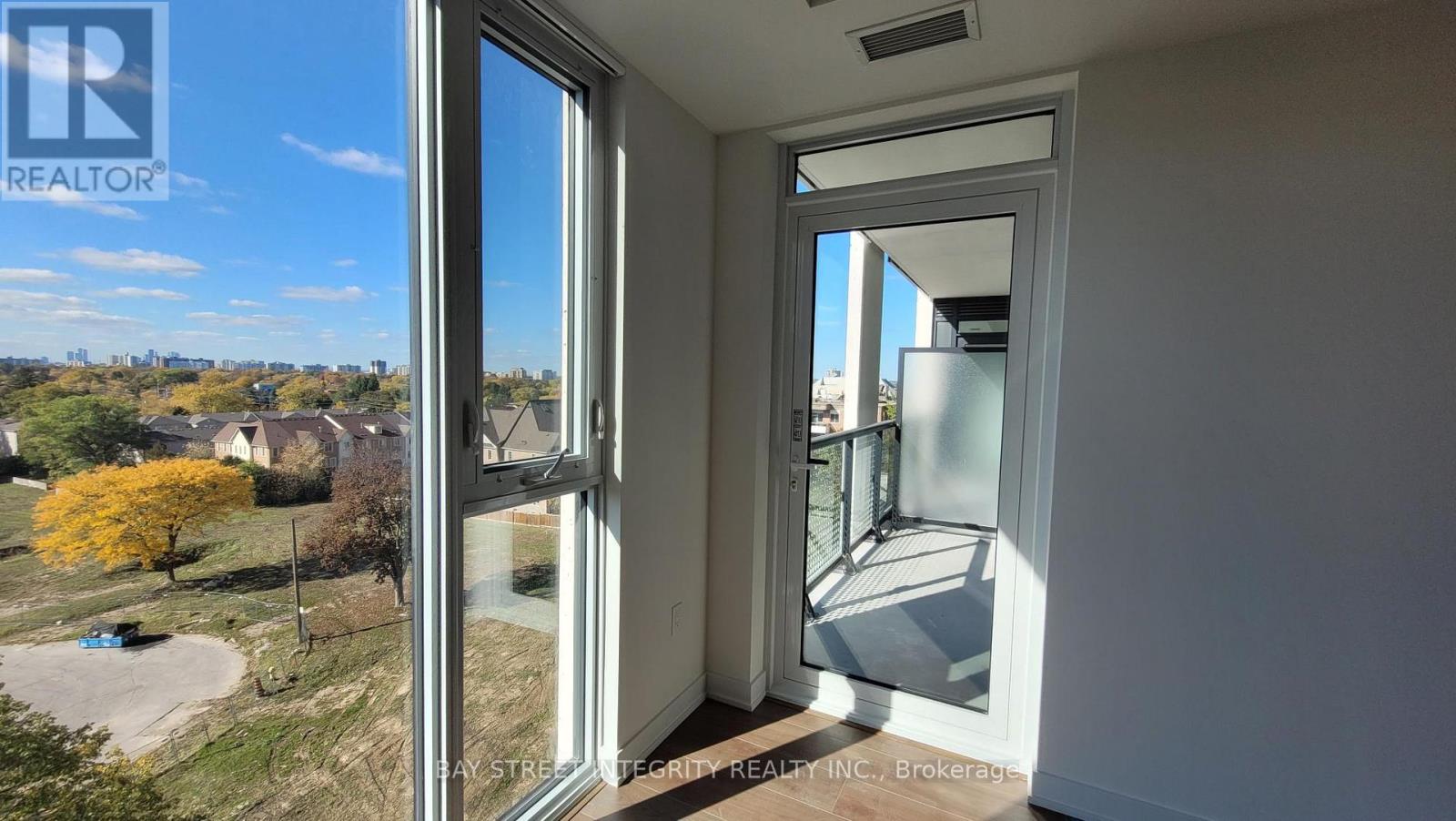 726 - 5858 Yonge Street, Toronto, Ontario M2M 3T3 - Photo 8 - C12603308