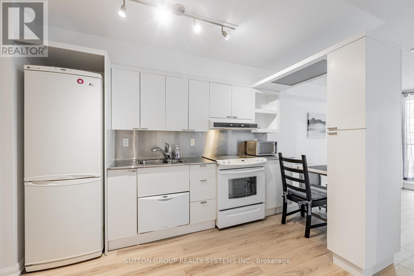 735 - 111 Elizabeth Street, Toronto, Ontario M5G 1P7 - Photo 10 - C12603310