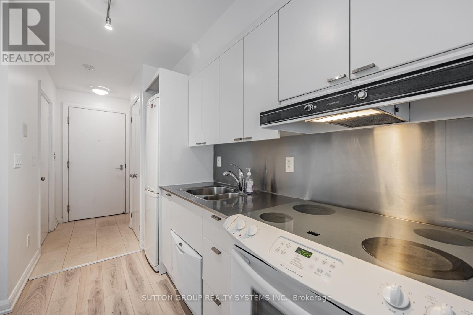 735 - 111 Elizabeth Street, Toronto, Ontario M5G 1P7 - Photo 12 - C12603310