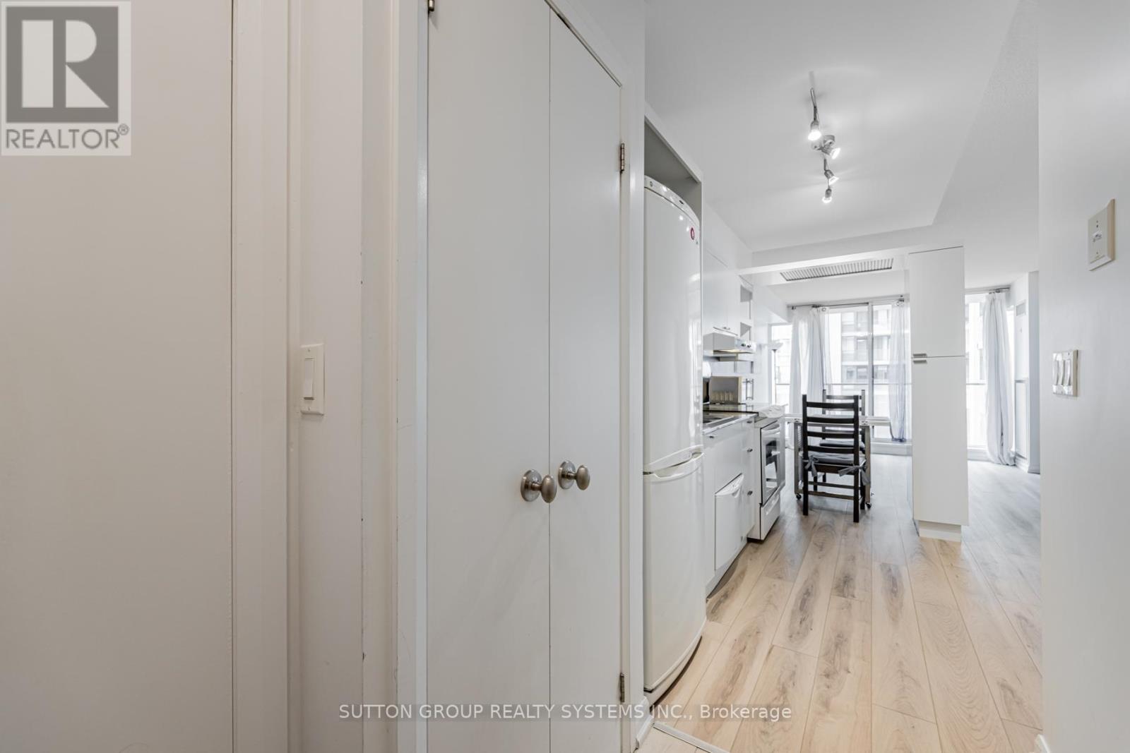 735 - 111 Elizabeth Street, Toronto, Ontario M5G 1P7 - Photo 4 - C12603310