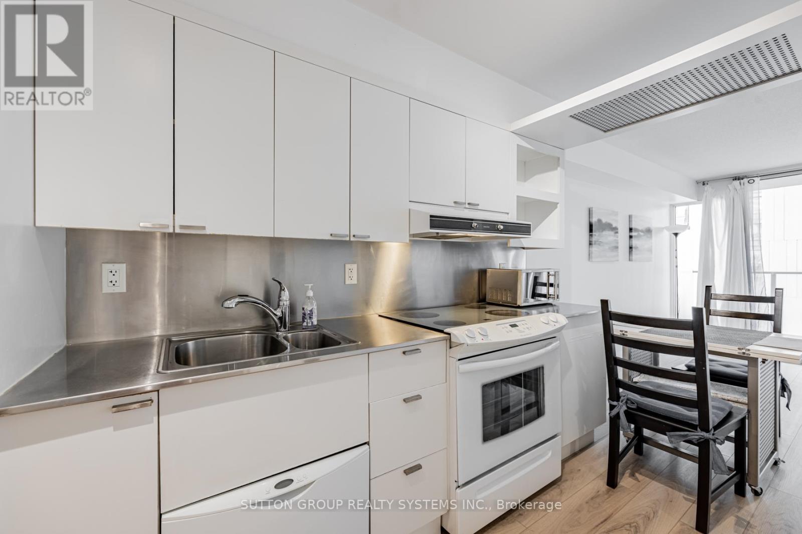 735 - 111 Elizabeth Street, Toronto, Ontario M5G 1P7 - Photo 8 - C12603310