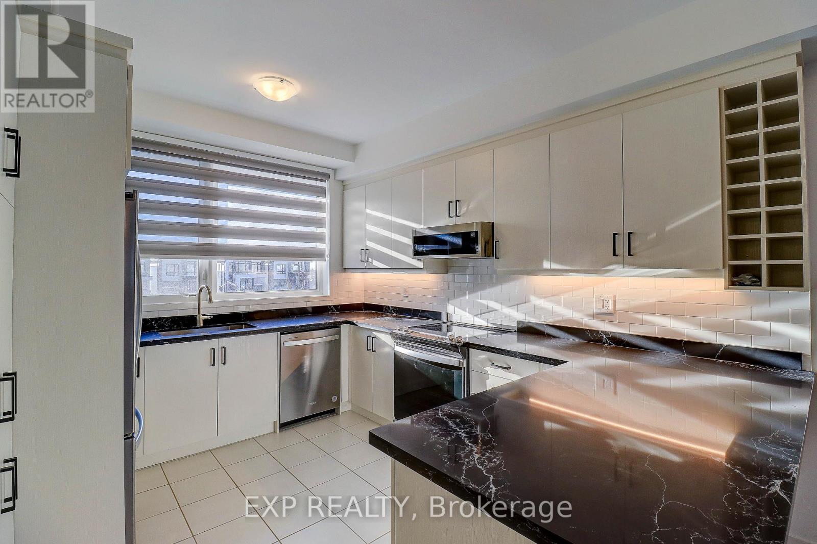 756 Heathrow Path, Oshawa, Ontario  L1K 3G4 - Photo 5 - E12603326