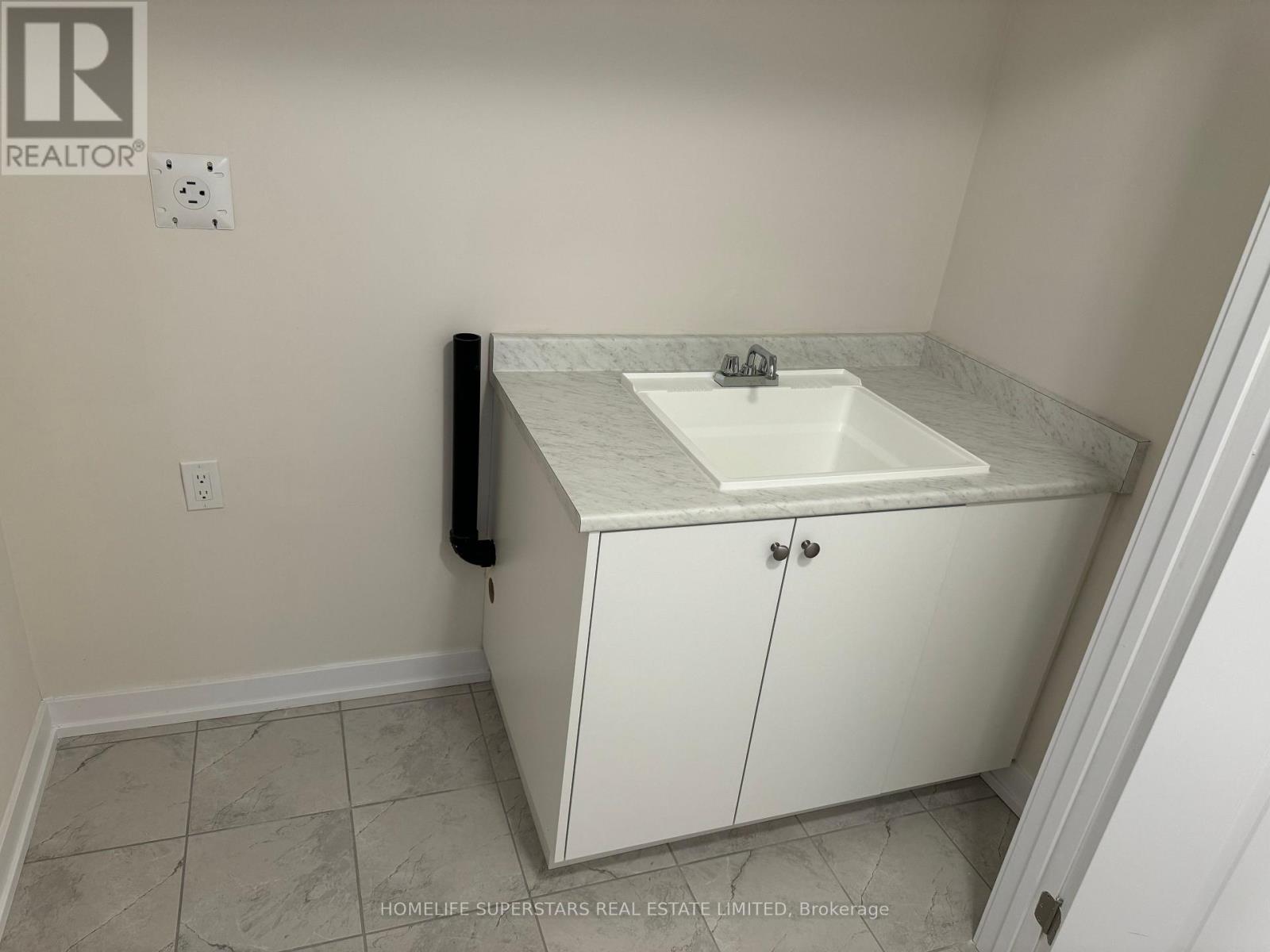 15 Chiffon Street, Vaughan, Ontario  L4L 0M6 - Photo 4 - N12603320