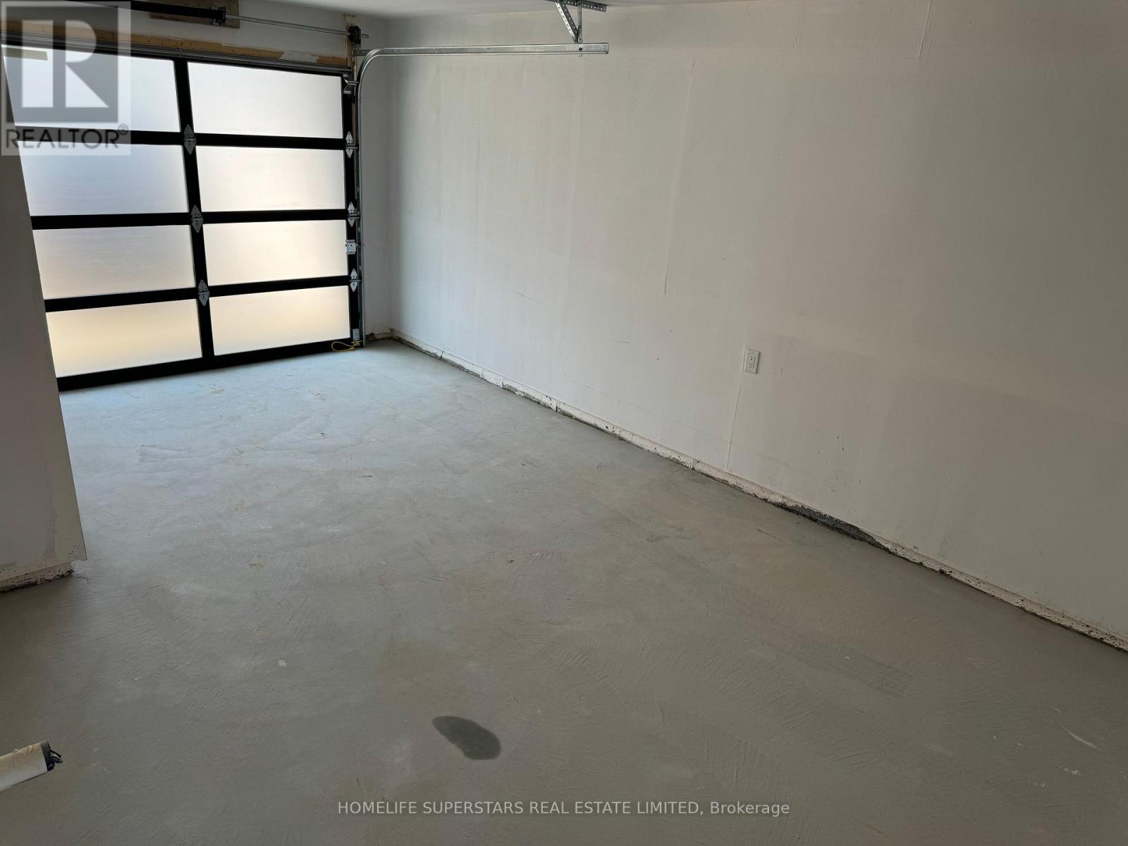 15 Chiffon Street, Vaughan, Ontario  L4L 0M6 - Photo 5 - N12603320