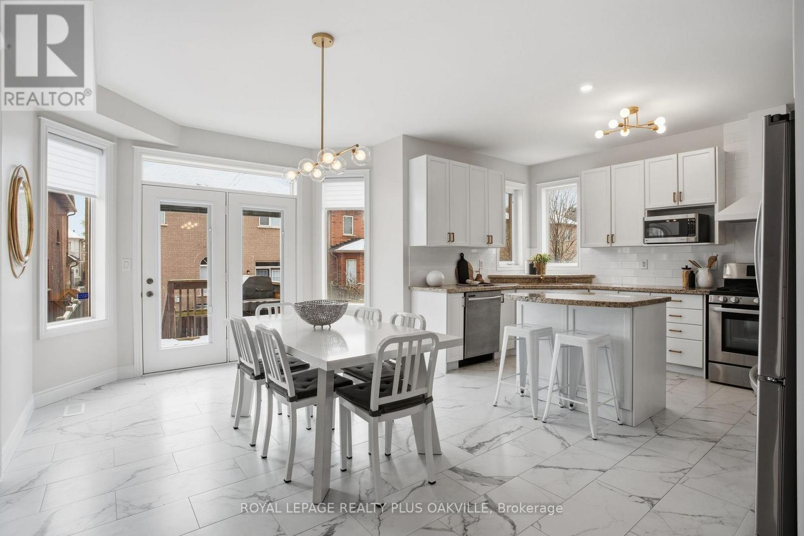 3488 Rebecca Street, Oakville, Ontario  L6L 6X9 - Photo 11 - W12603314