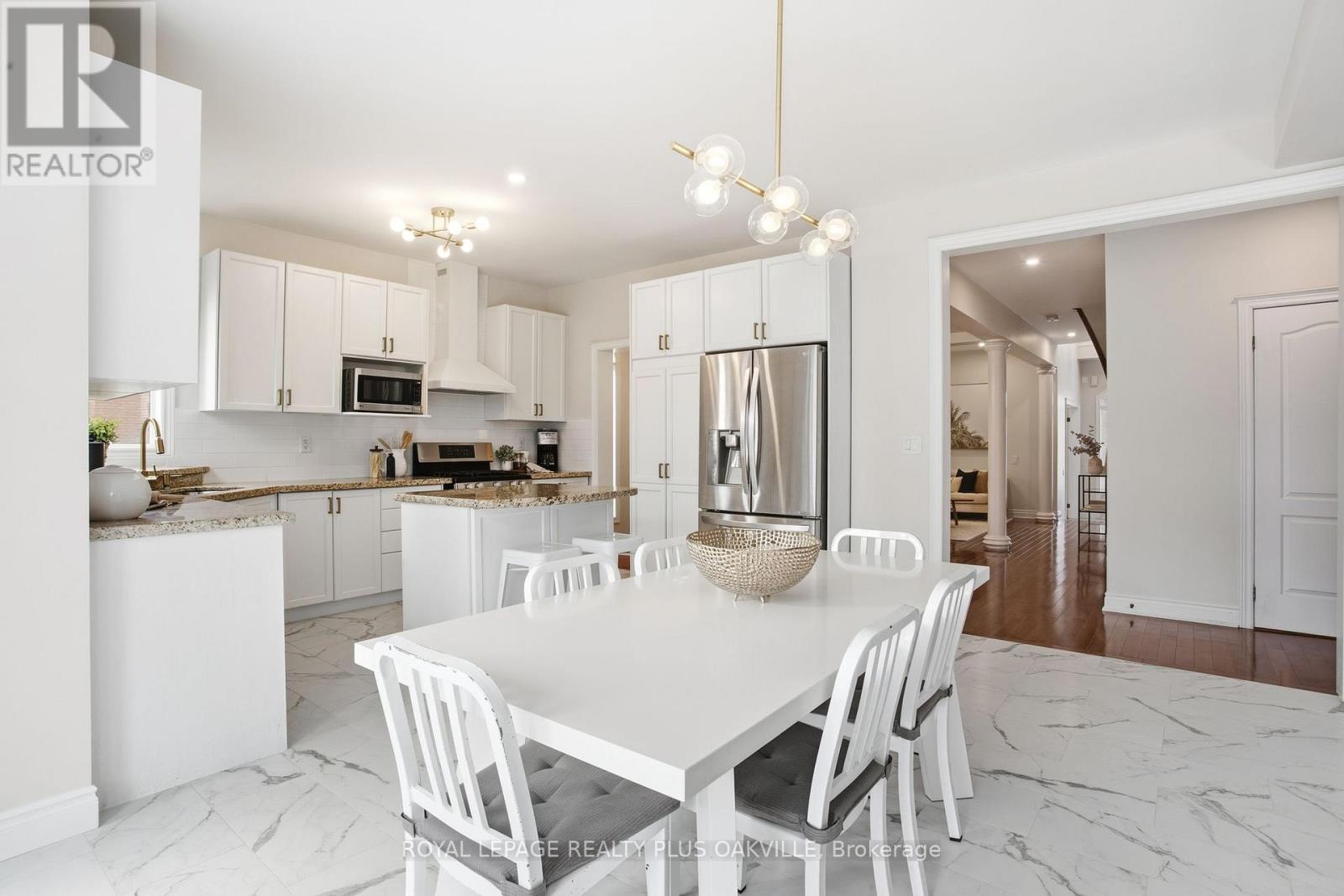 3488 Rebecca Street, Oakville, Ontario  L6L 6X9 - Photo 12 - W12603314