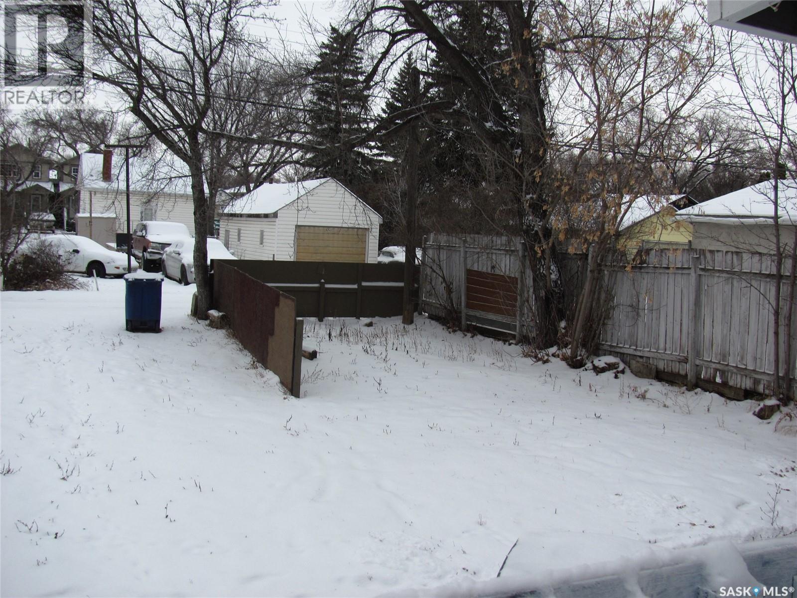 803 I Avenue N, Saskatoon, Saskatchewan  S7L 2H2 - Photo 2 - SK025238