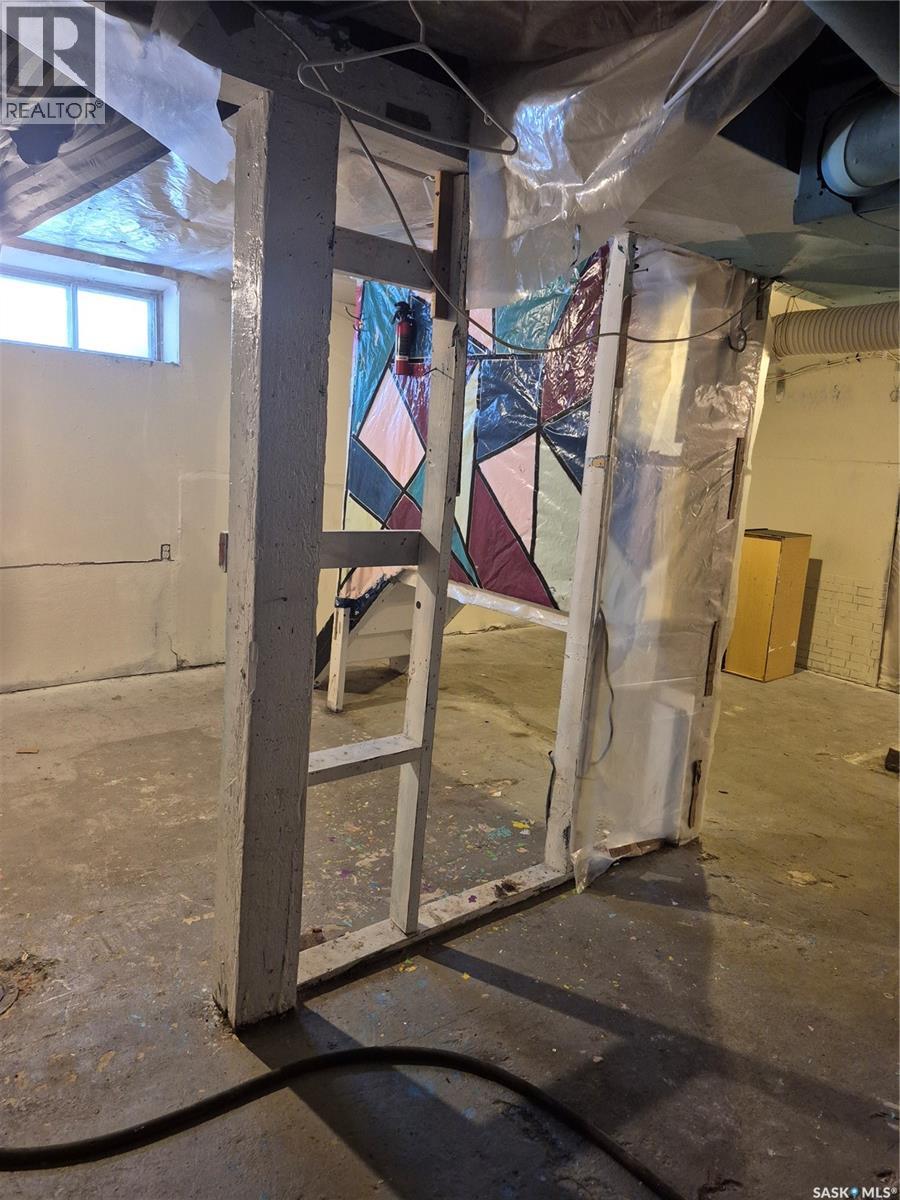 803 I Avenue N, Saskatoon, Saskatchewan  S7L 2H2 - Photo 4 - SK025238