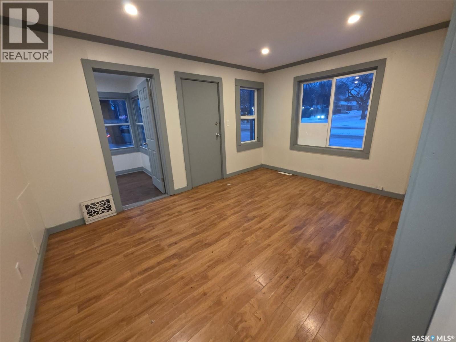 803 I Avenue N, Saskatoon, Saskatchewan  S7L 2H2 - Photo 7 - SK025238