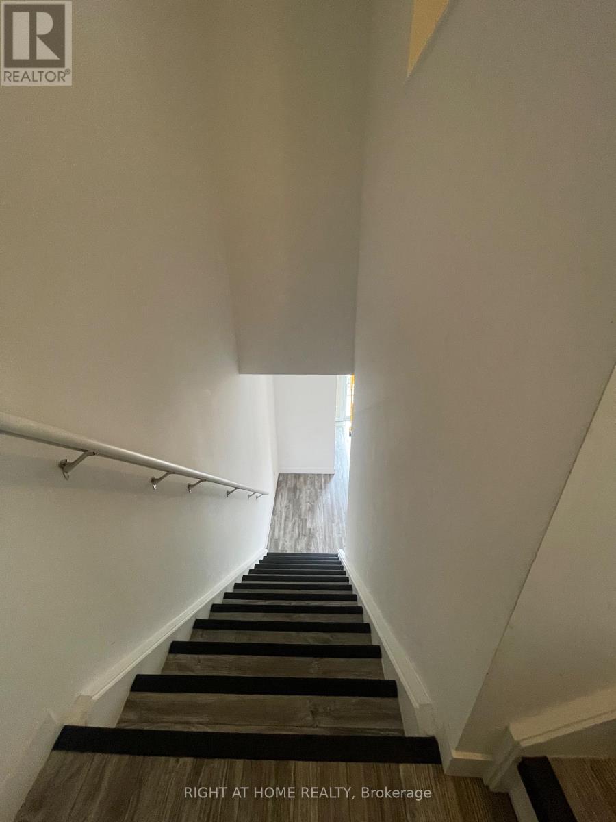 59 Denistoun Street, Welland, Ontario  L3C 0H6 - Photo 12 - X12602116