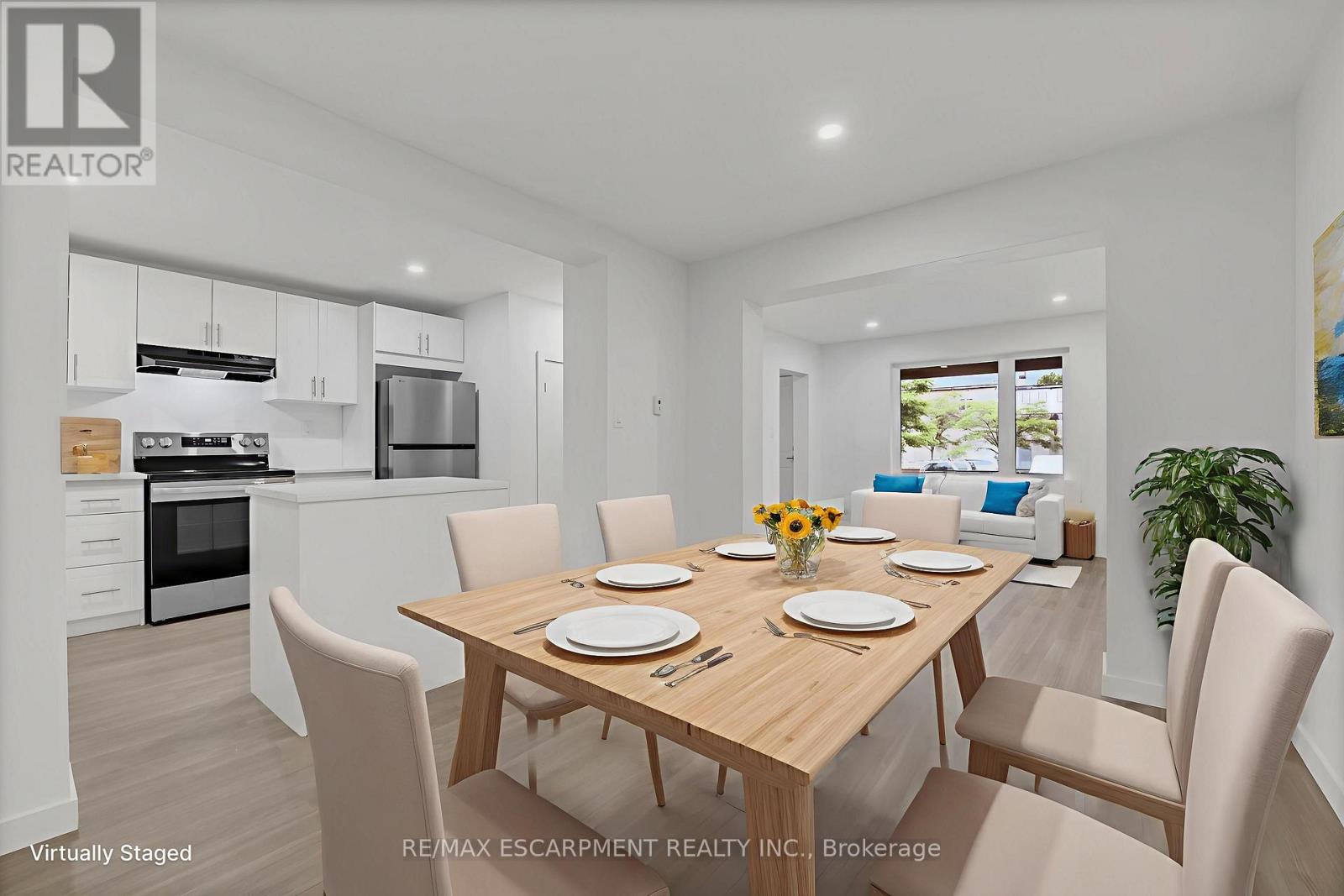 20 Crosthwaite Avenue N, Hamilton, Ontario  L8H 4T9 - Photo 2 - X12603322