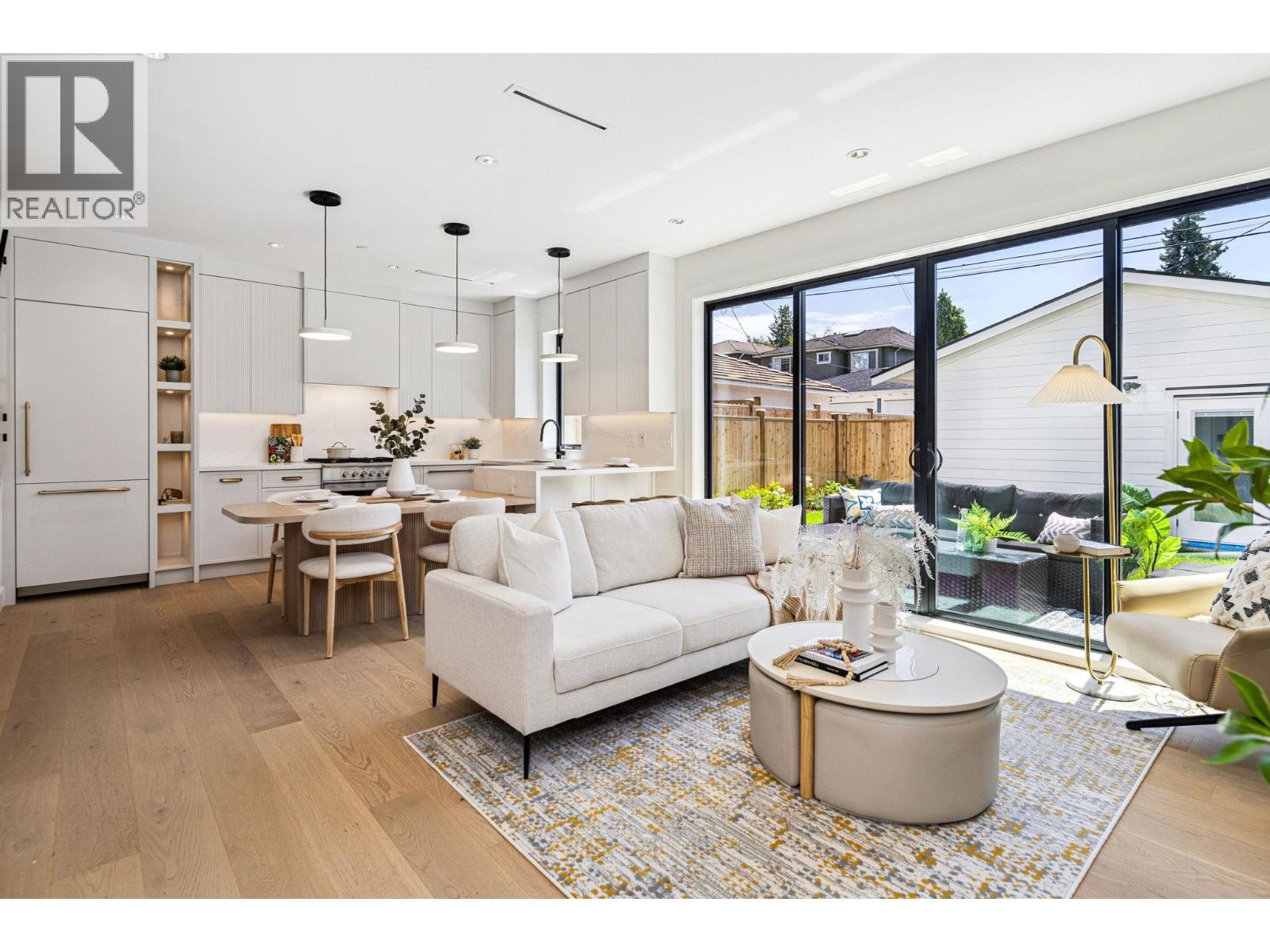 2 250 E 39th Avenue, Vancouver, British Columbia  V5W 1K2 - Photo 5 - R3072354