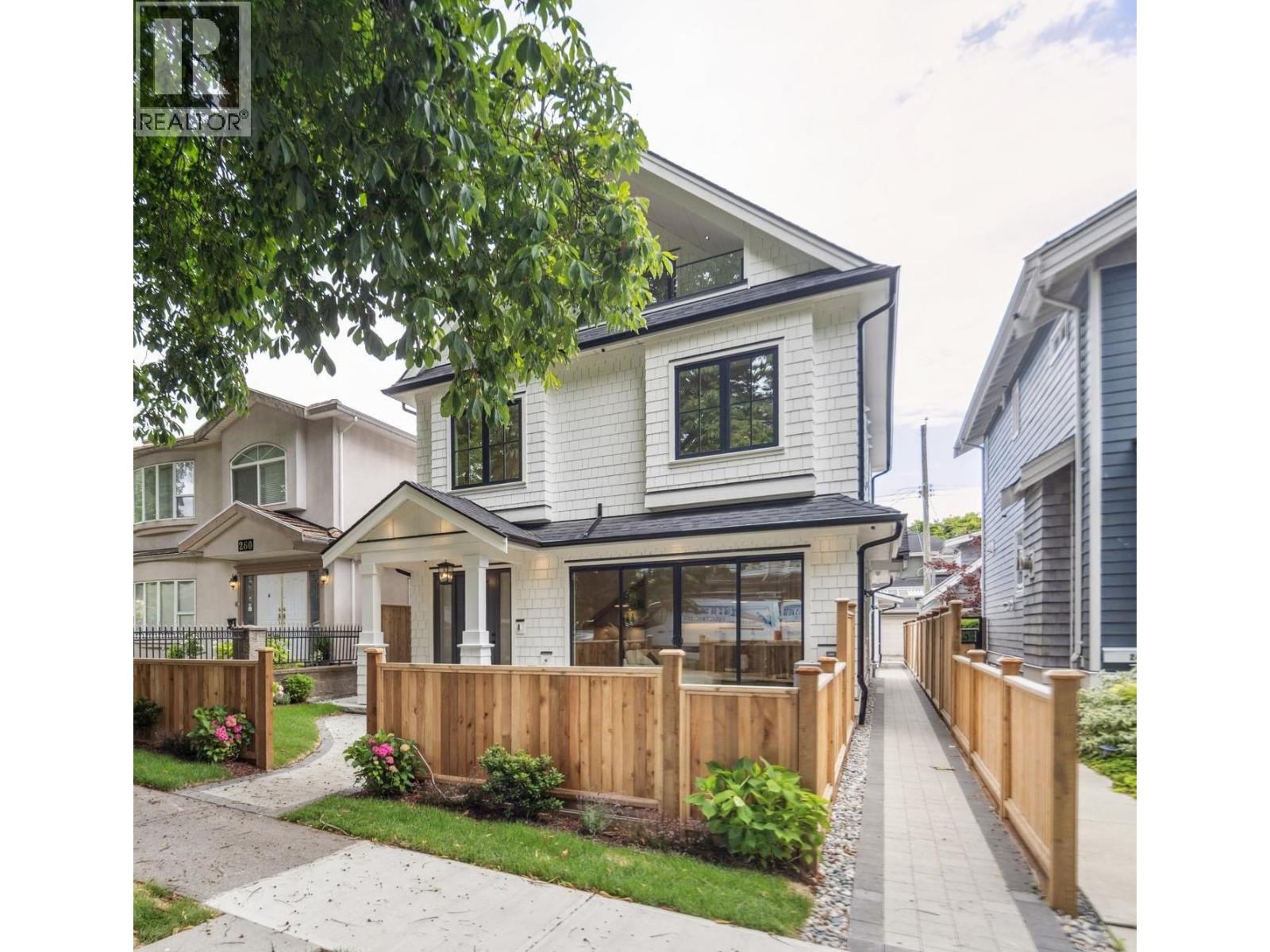 2 250 E 39th Avenue, Vancouver, British Columbia  V5W 1K2 - Photo 2 - R3072354