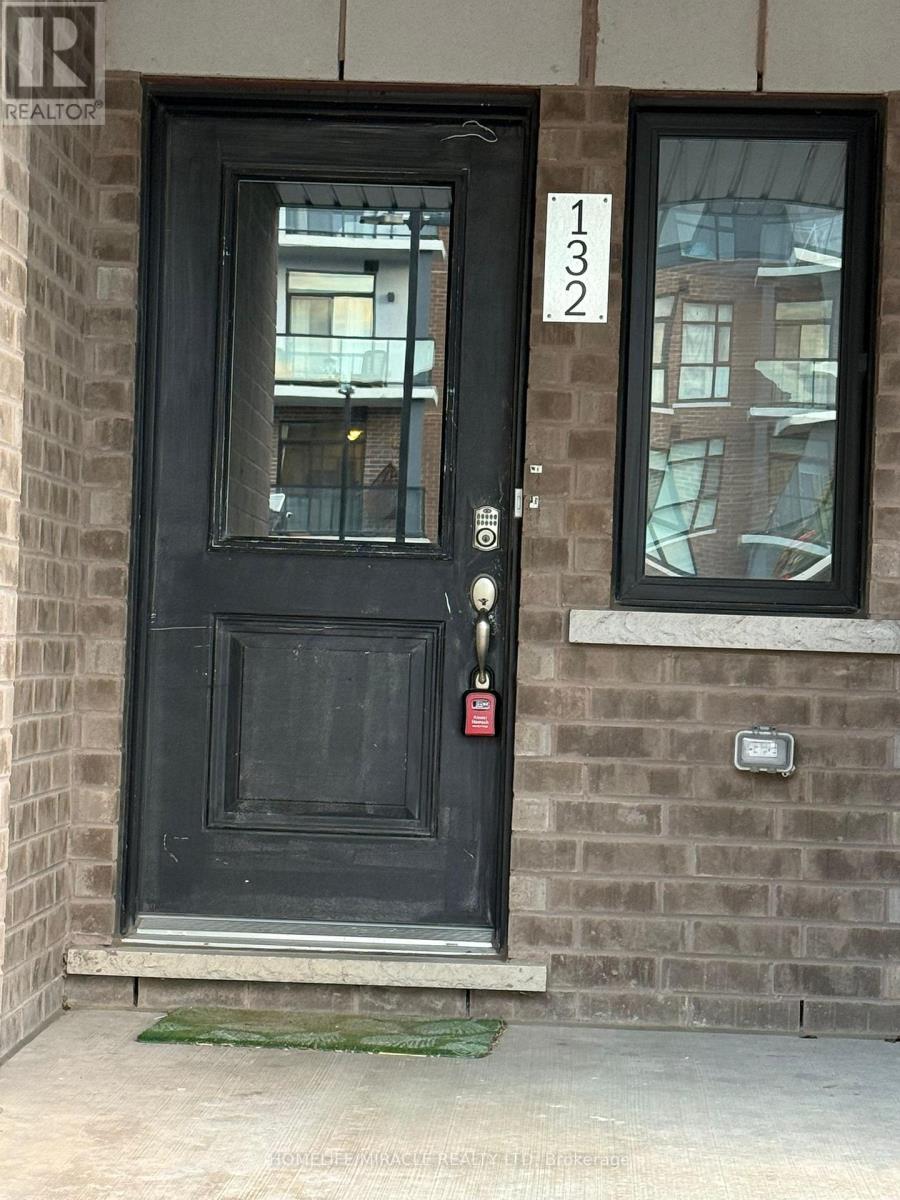 132 - 590 N Service Road, Hamilton, Ontario  L8E 0K5 - Photo 2 - X12547654