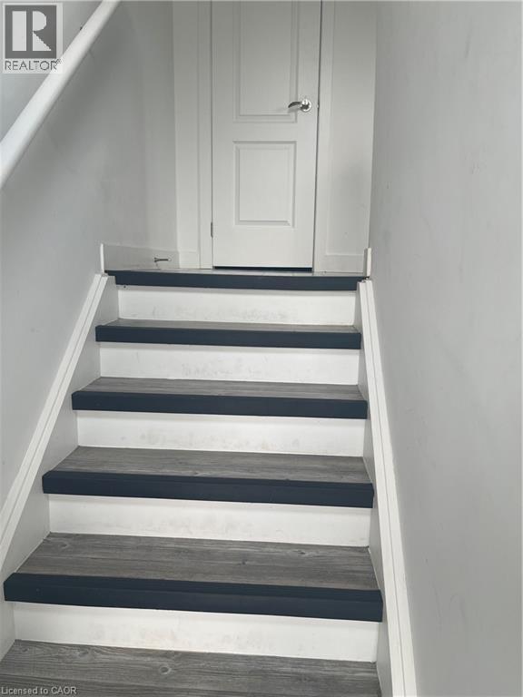 59 Denistoun Street, Welland, Ontario  L3C 0H6 - Photo 2 - 40791553