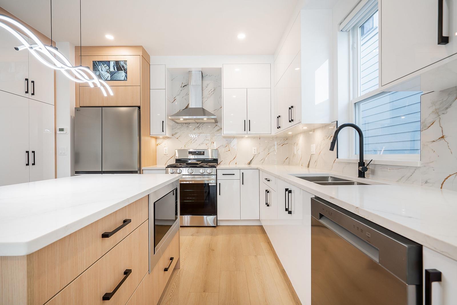 102 16693 16 Avenue, Surrey, British Columbia  V3S 9X7 - Photo 2 - R3061720