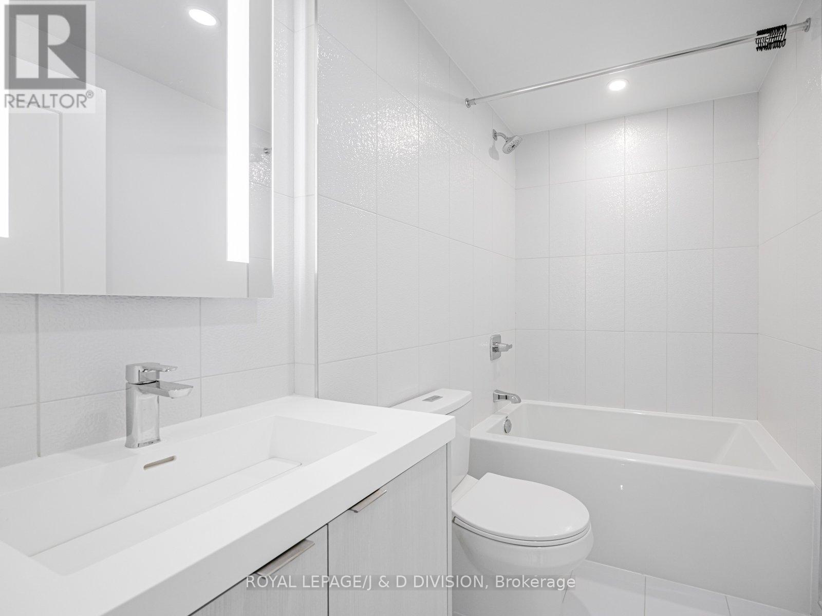 4301 - 30 Inn On The Park Drive, Toronto, Ontario  M3C 0P8 - Photo 10 - C12585164