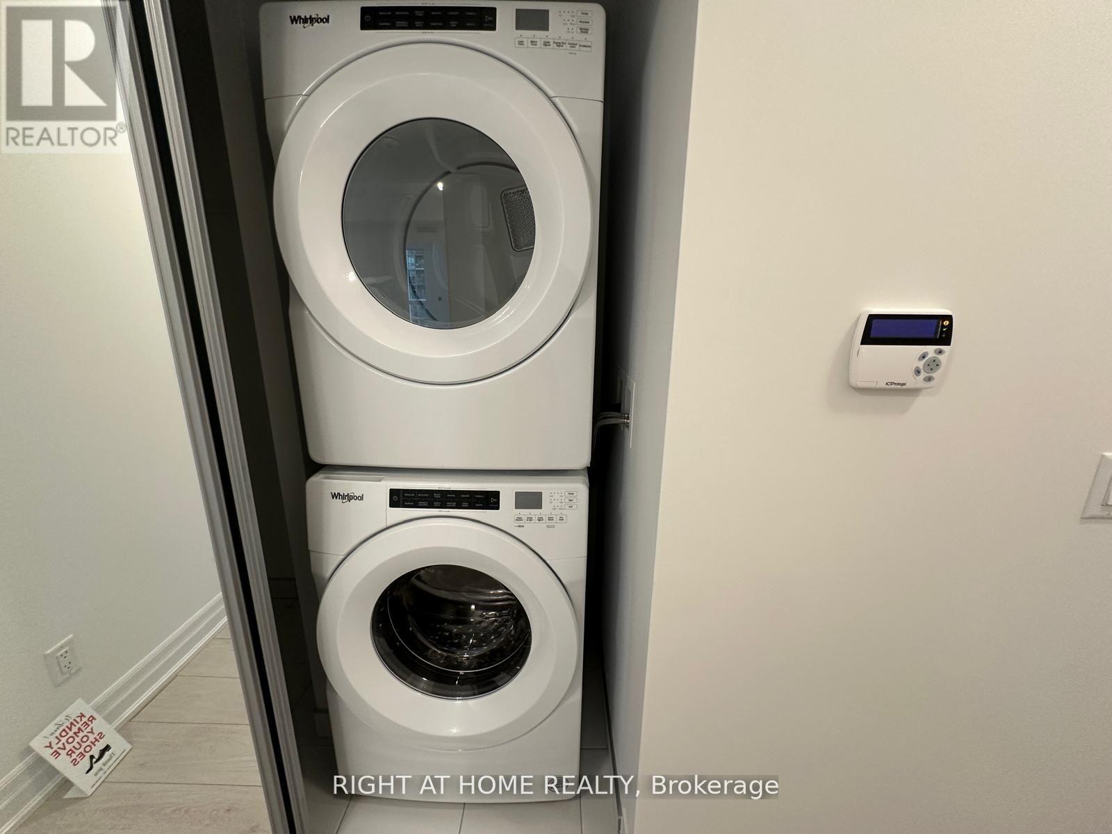 2408 - 30 Elm Drive W, Mississauga, Ontario  L5B 0N6 - Photo 5 - W12603340