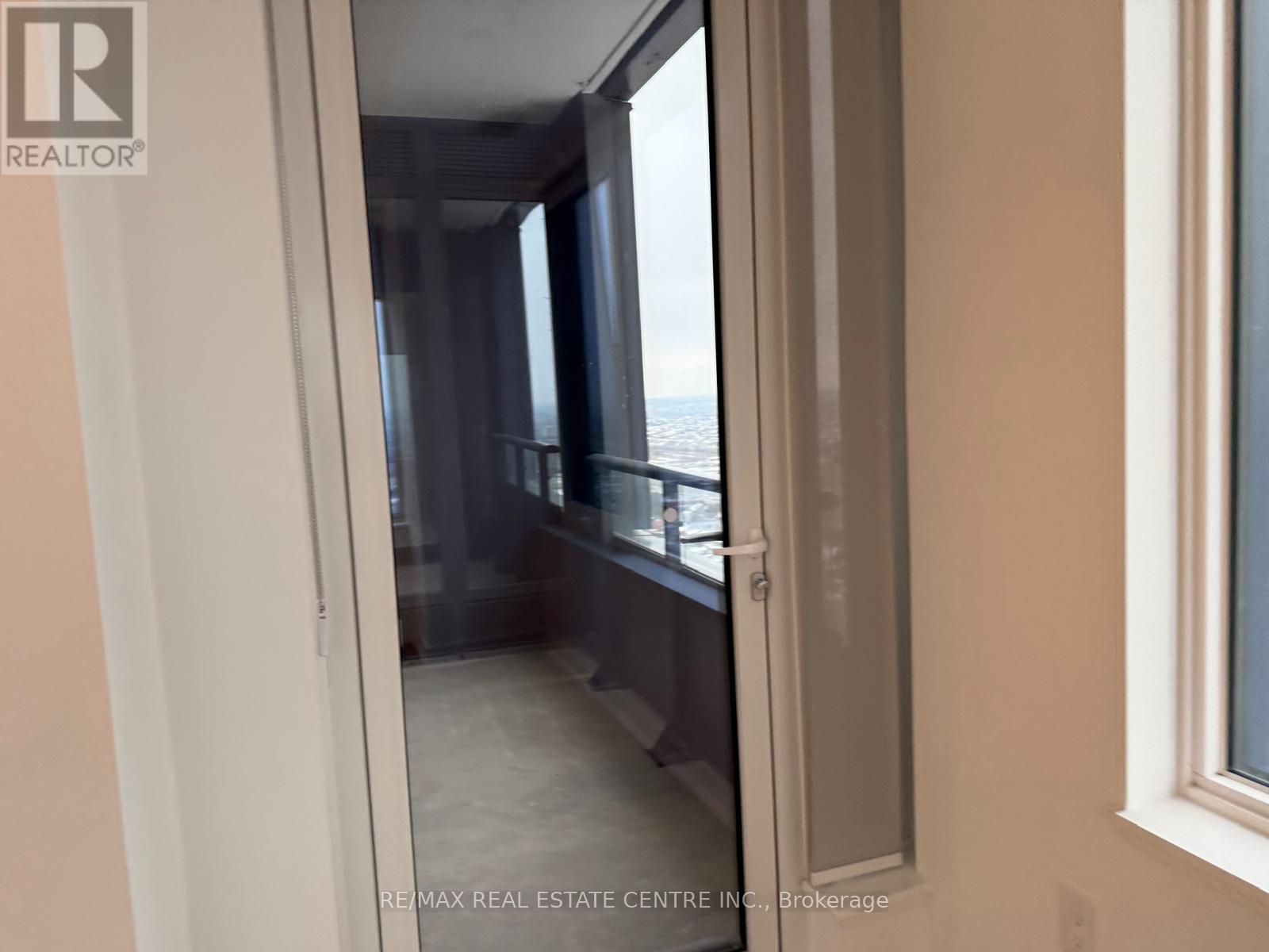 2903 - 395 Square One Drive, Mississauga, Ontario  L5B 0P6 - Photo 15 - W12603364