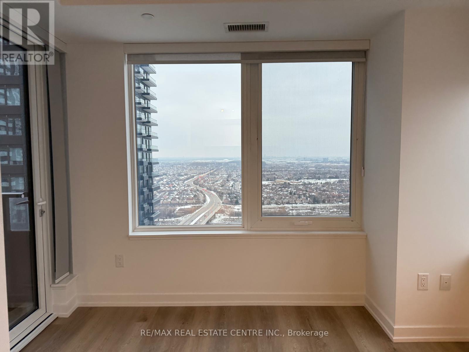 2903 - 395 Square One Drive, Mississauga, Ontario  L5B 0P6 - Photo 17 - W12603364