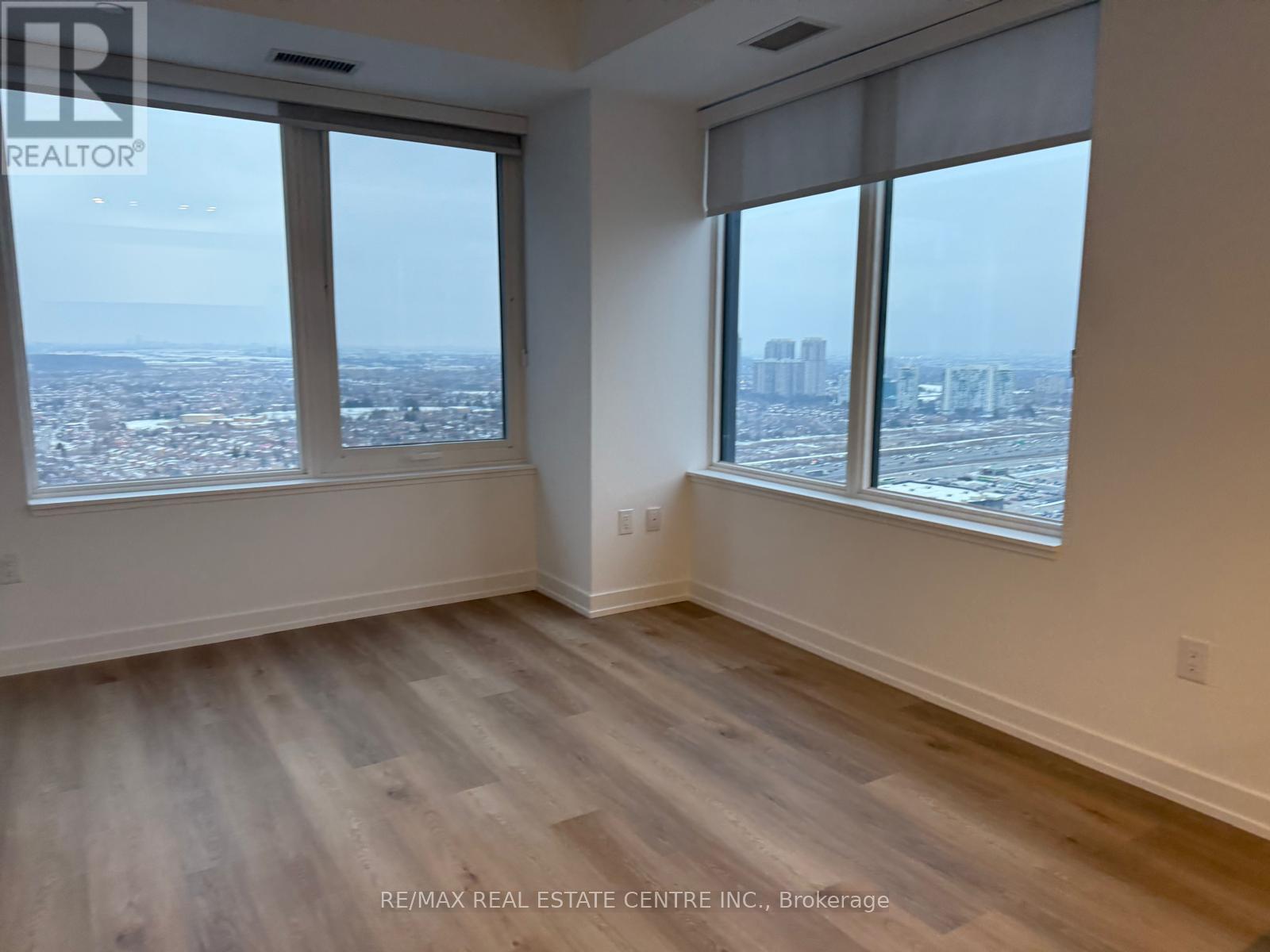 2903 - 395 Square One Drive, Mississauga, Ontario  L5B 0P6 - Photo 18 - W12603364