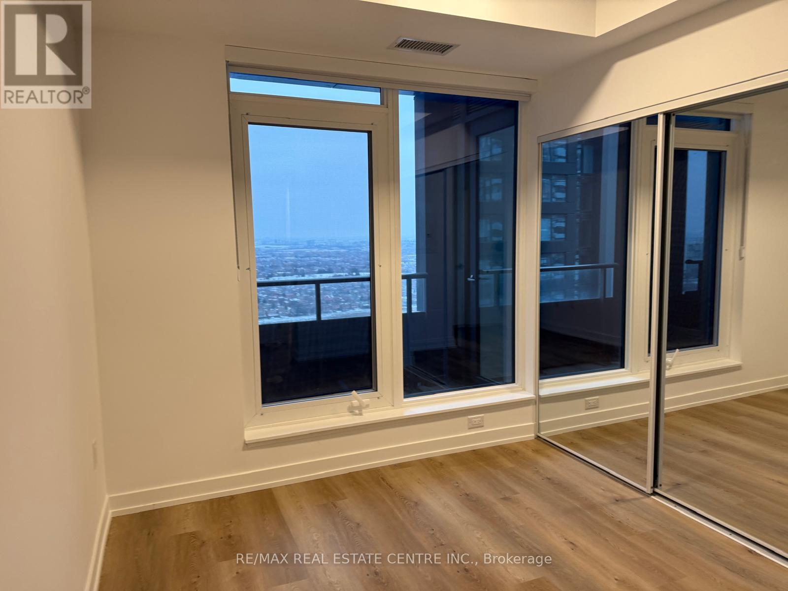 2903 - 395 Square One Drive, Mississauga, Ontario  L5B 0P6 - Photo 22 - W12603364