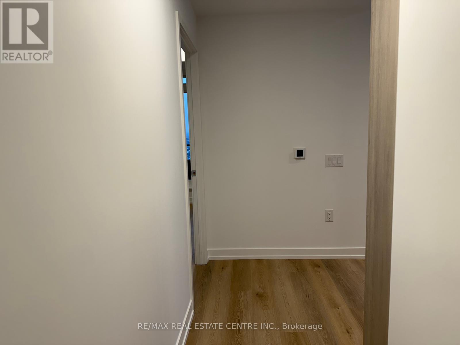 2903 - 395 Square One Drive, Mississauga, Ontario  L5B 0P6 - Photo 32 - W12603364