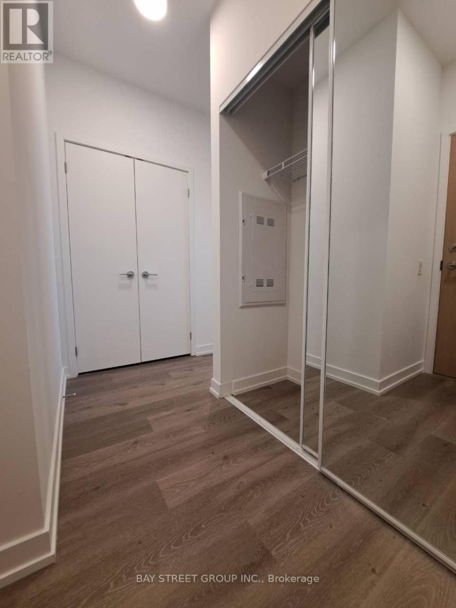 2802 - 395 Square One Drive, Mississauga, Ontario  L5B 0P6 - Photo 14 - W12603368