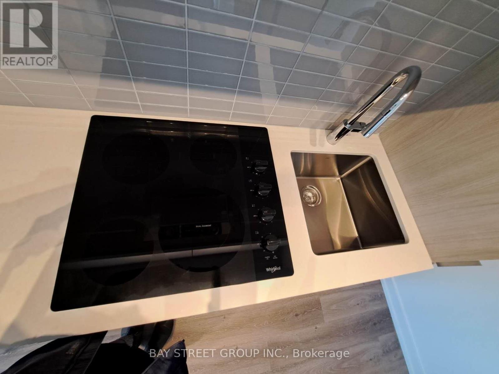 2802 - 395 Square One Drive, Mississauga, Ontario  L5B 0P6 - Photo 4 - W12603368