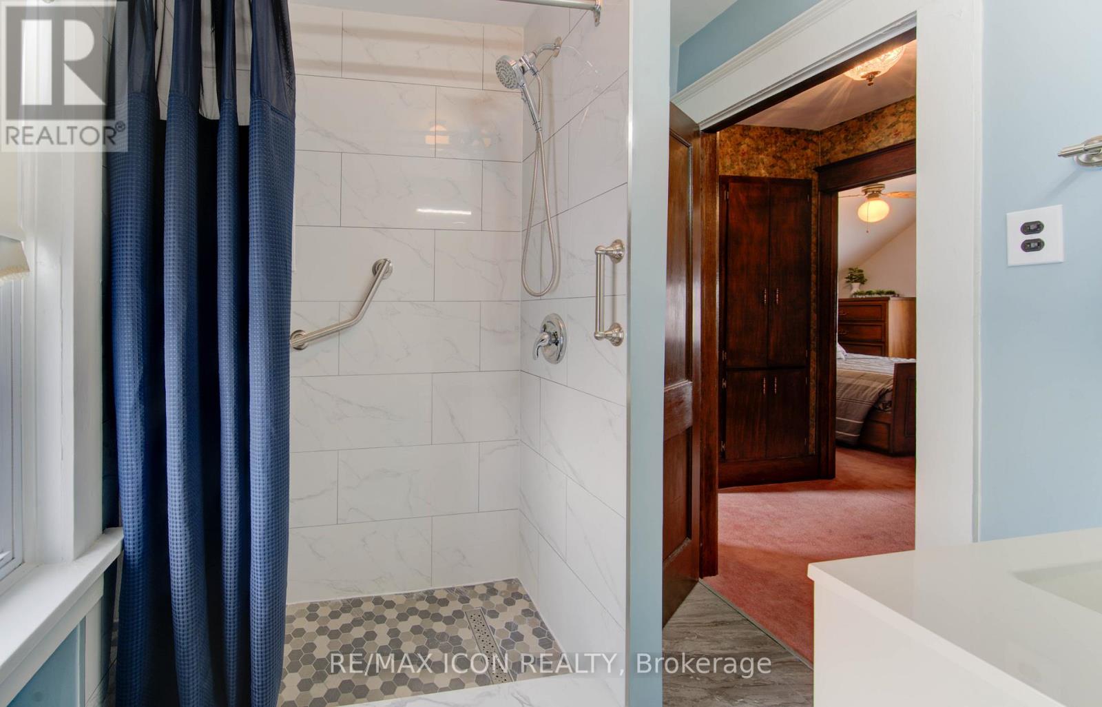 160 Glasgow Street, Waterloo, Ontario  N2G 2G9 - Photo 19 - X12603350