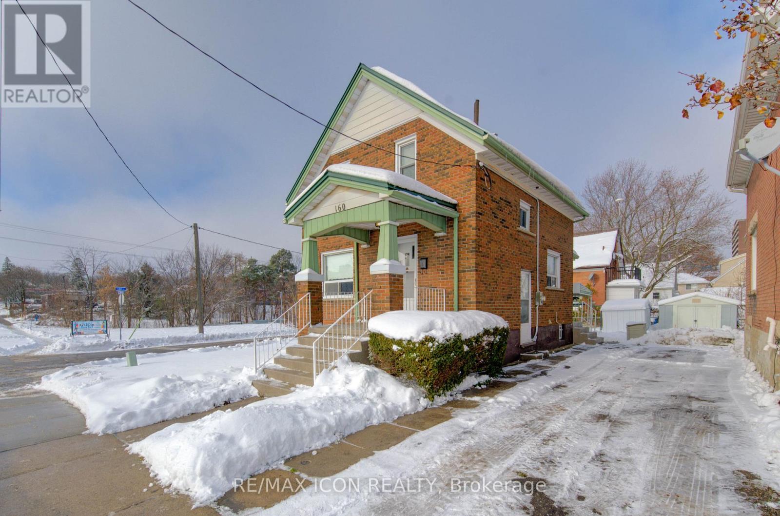 160 Glasgow Street, Waterloo, Ontario  N2G 2G9 - Photo 2 - X12603350