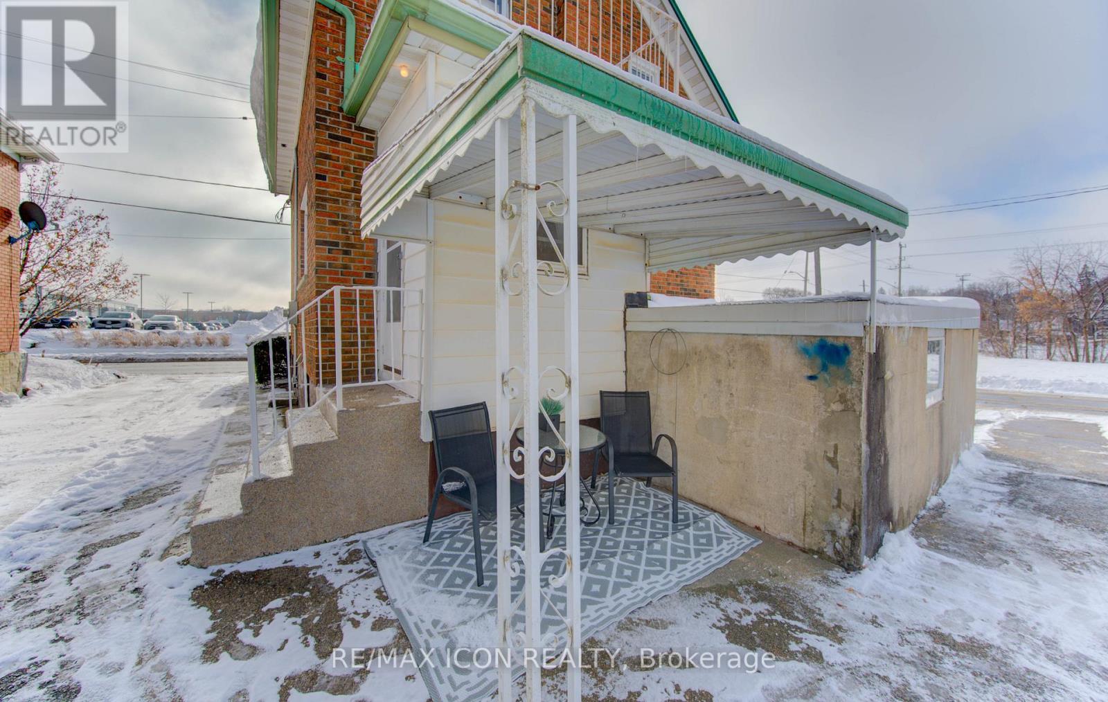 160 Glasgow Street, Waterloo, Ontario  N2G 2G9 - Photo 27 - X12603350