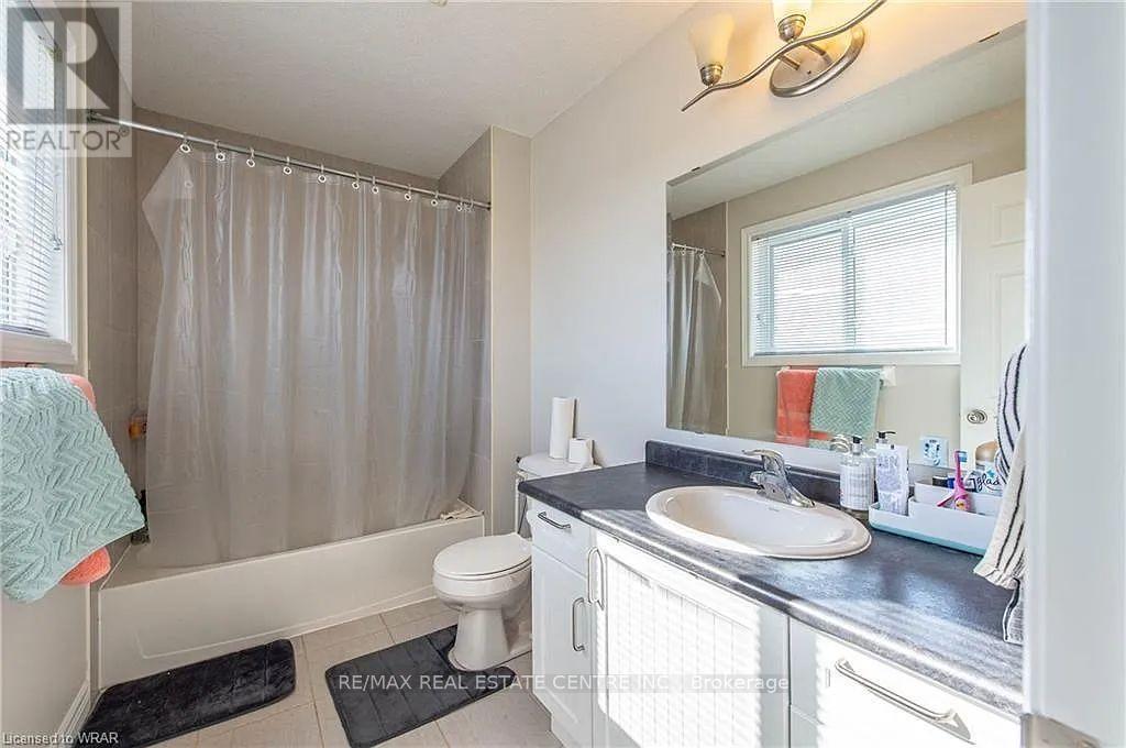 887 Frontenac Crescent, Woodstock, Ontario  N4V 0A8 - Photo 7 - X12603360