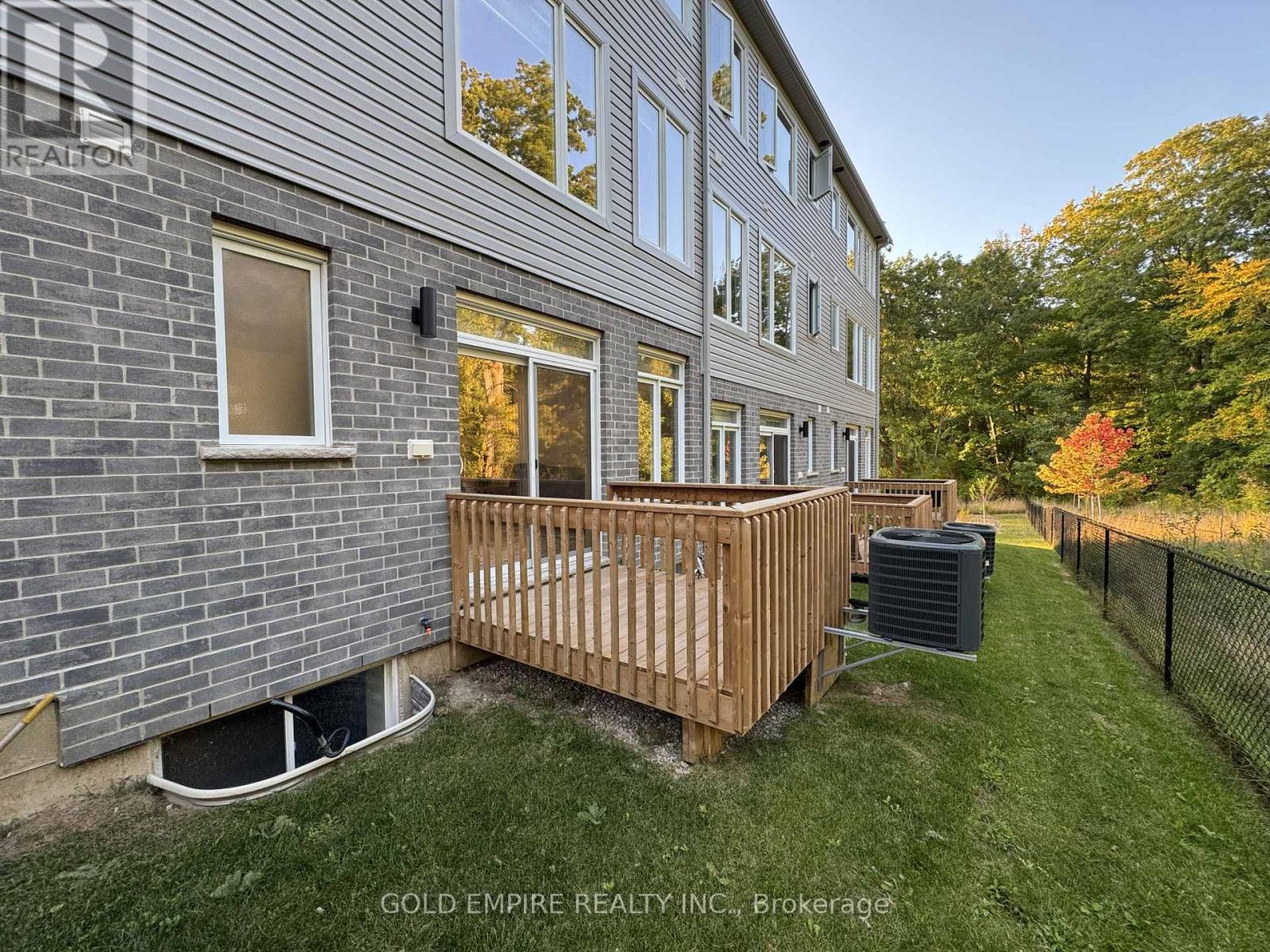 45 - 990 Deveron Crescent, London South, Ontario  N5Z 0B3 - Photo 38 - X12603382