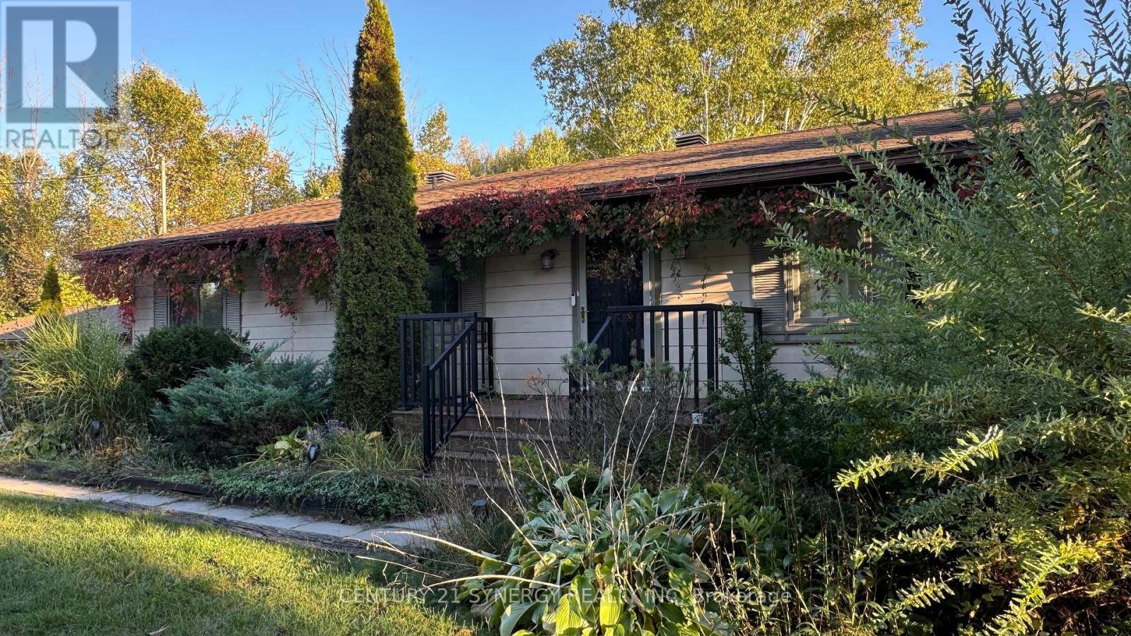 3042 Dangerfield Road W, North Grenville, Ontario  K0G 1J0 - Photo 5 - X12603384