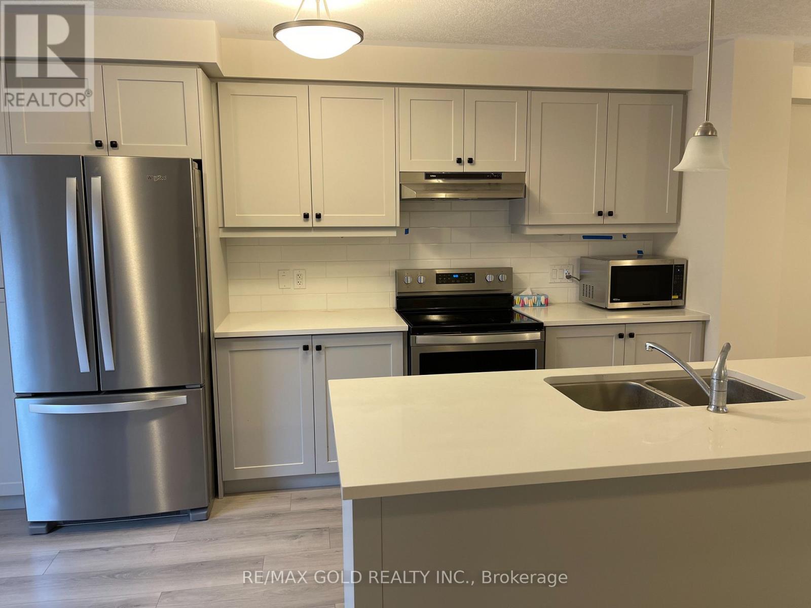 3 - 311 Woolwich Street, Waterloo, Ontario  N2K 0H4 - Photo 2 - X12601172