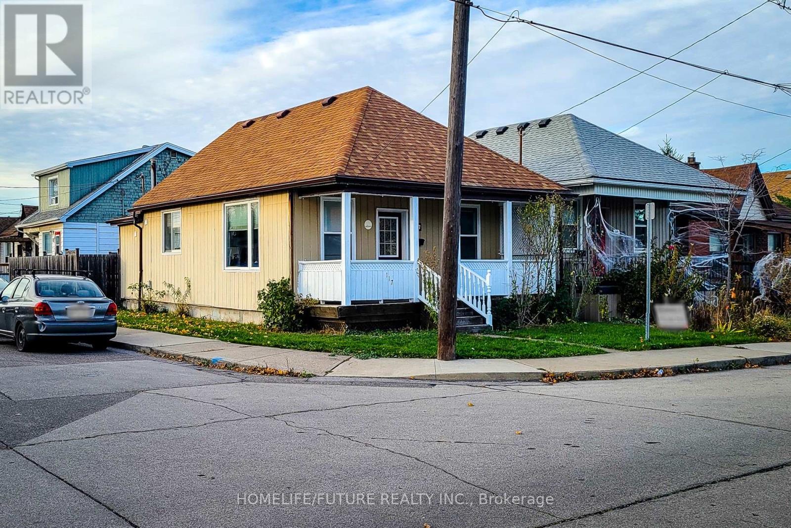 117 Harmony Avenue, Hamilton, Ontario  L8H 4Y2 - Photo 2 - X12601482