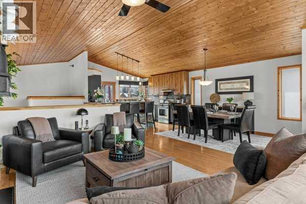 101 Wapiti Close, Canmore, Alberta  T1W 3B2 - Photo 2 - A2249361