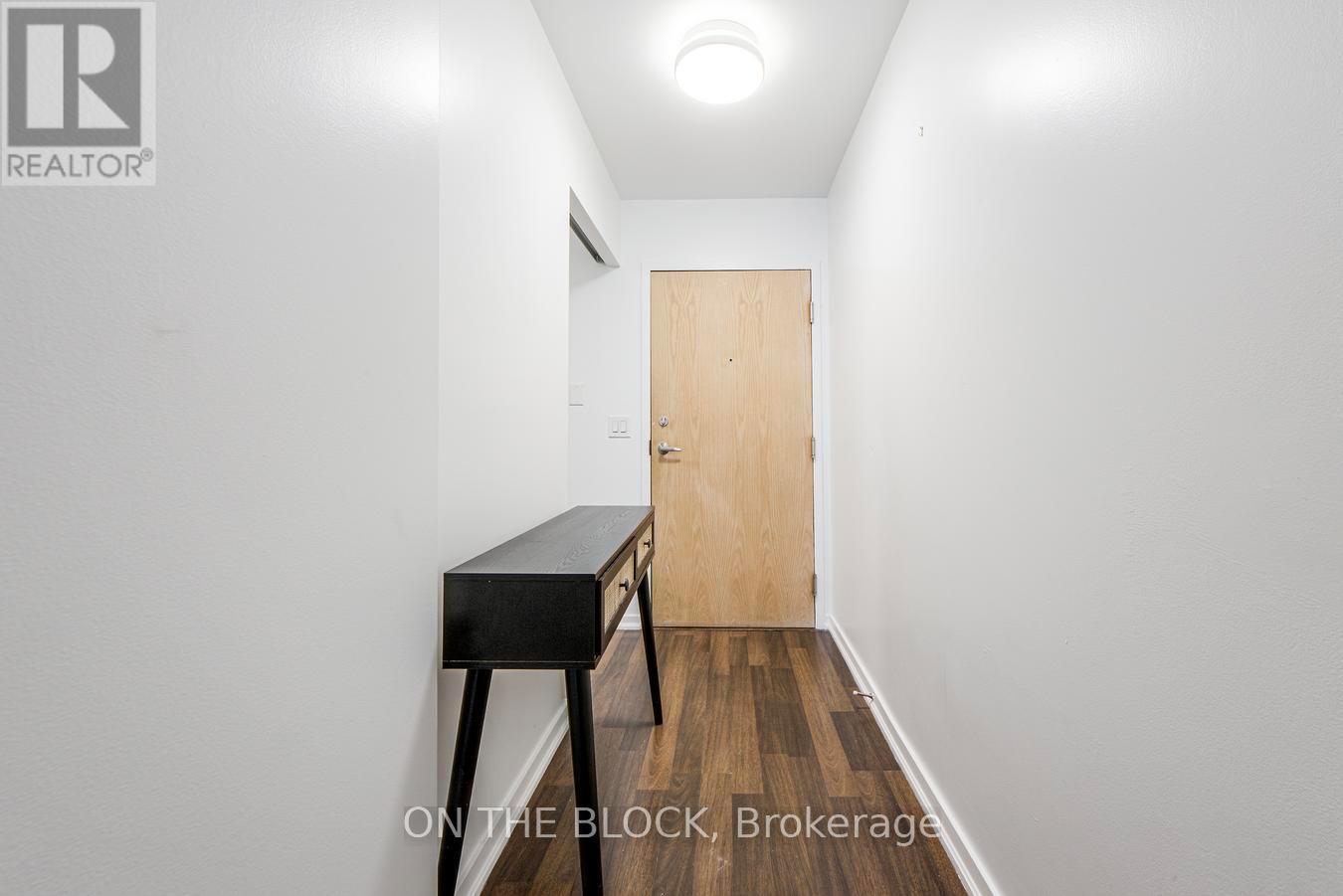 302 - 38 Joe Shuster Way, Toronto, Ontario  M6K 0A5 - Photo 6 - W12603392