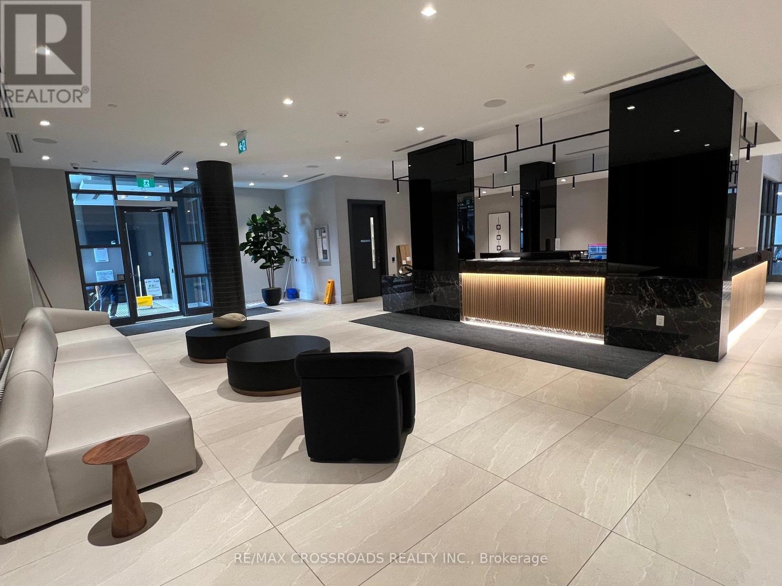 940 - 2545 Simcoe Street N, Oshawa, Ontario L1L 0W3 - Photo 2 - E12596382