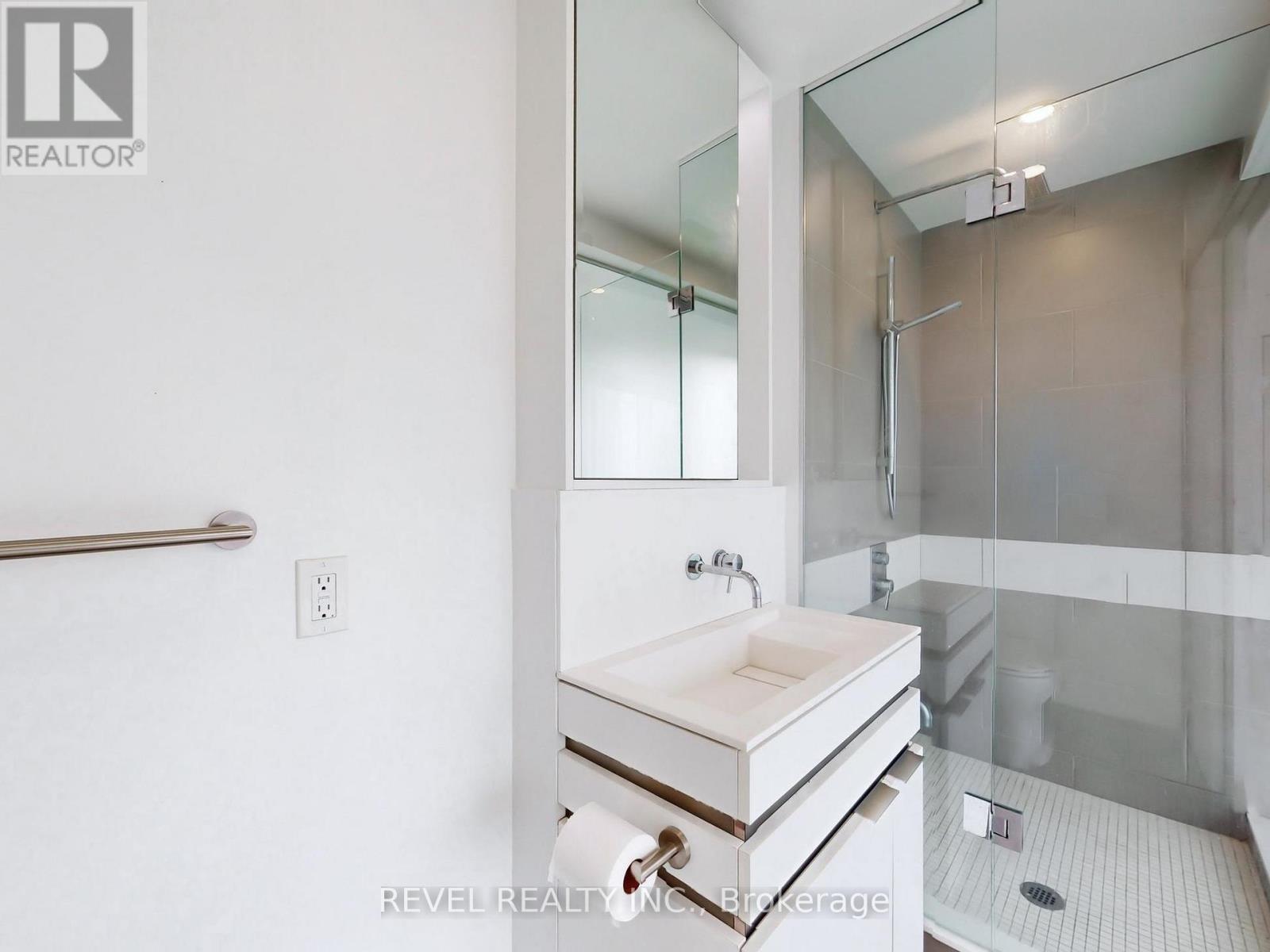 2412 - 197 Yonge Street, Toronto, Ontario  M5B 1M4 - Photo 15 - C12603400